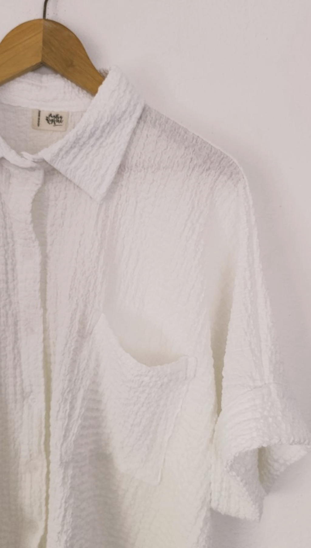 Camisa Over Manga Corta Corrugada